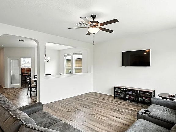 5th image of 354 Deer Crest Dr