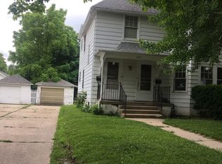 833 W Avon St, Freeport, IL 61032