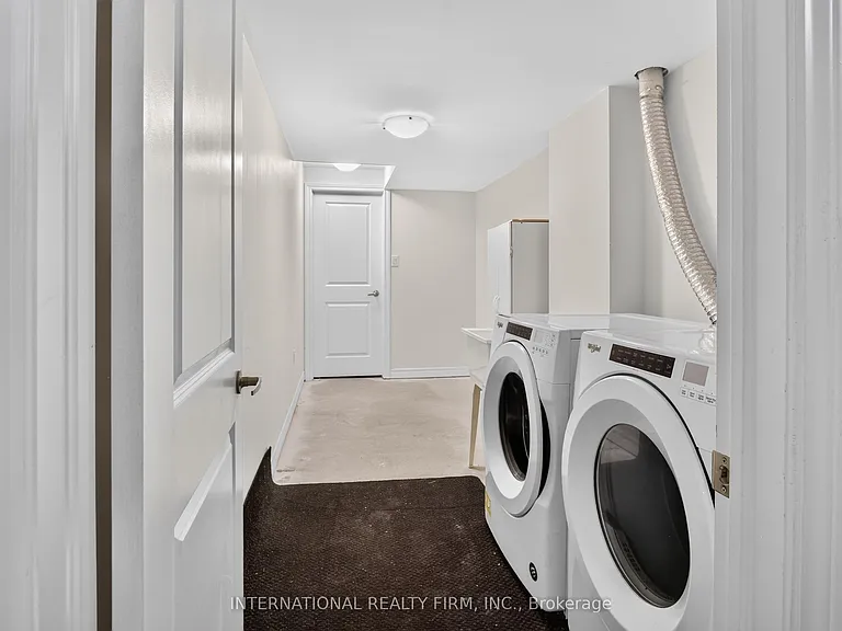 240 Ridley Cres — Photo 39