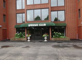 1S045 Spring Rd #1-A, Oakbrook Terrace, IL 60181