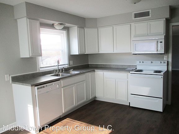 4th image of 913 N Linden St