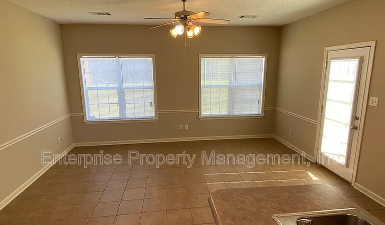 10204 Sutton Ridge Ln — Photo 8