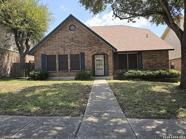 3 bed, 2.5 bath, 2290 sqft, $2,100 — Photo 1