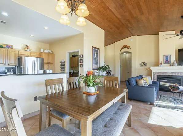 1923 W Pinetop Dr, Green Valley, AZ 85622