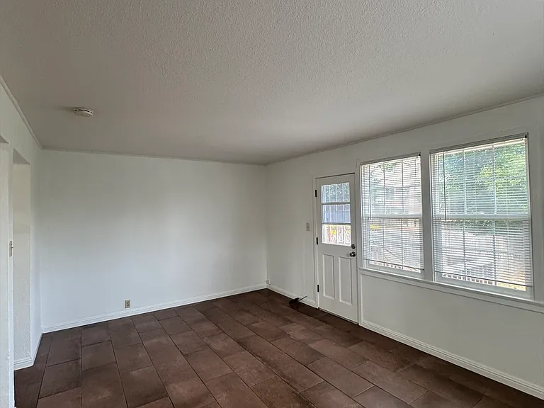 70 Parrott St — Photo 11