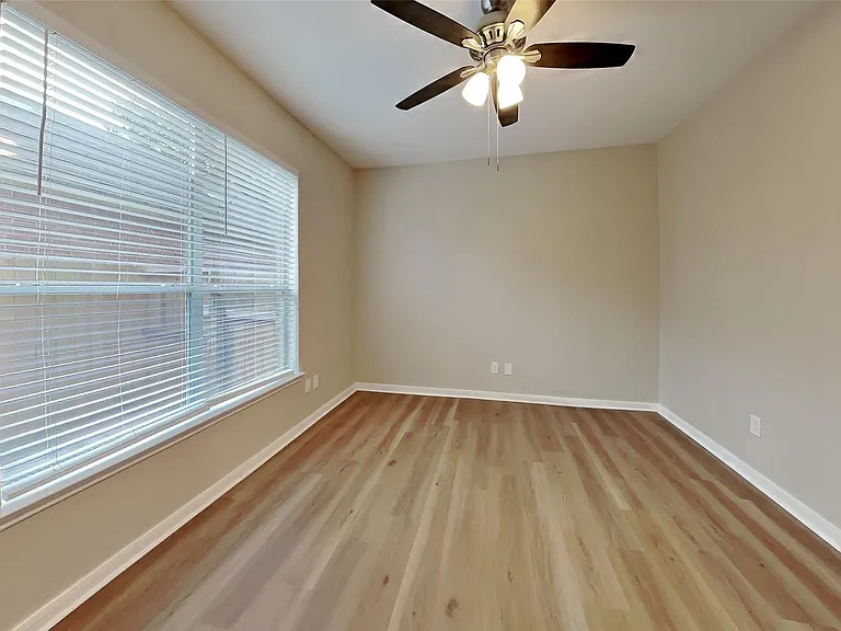 26871 Castlecliff Ln — Photo 17