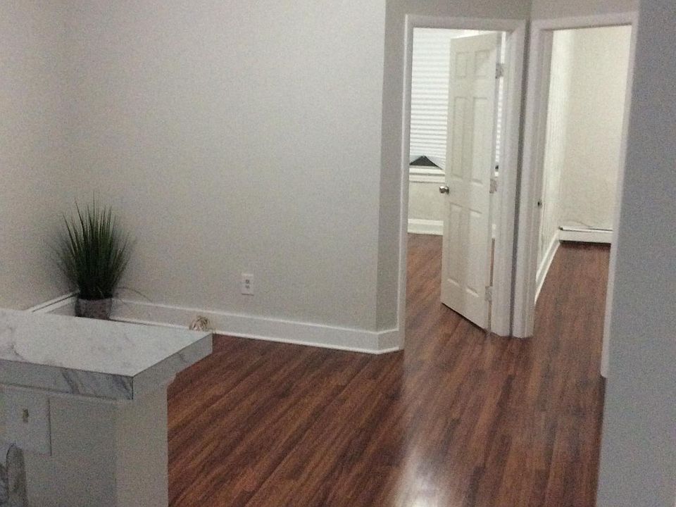 1st image of 423 Halsted St #2