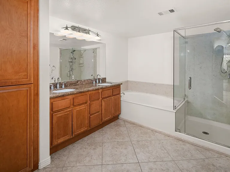 301 W G St #307 — Photo 35