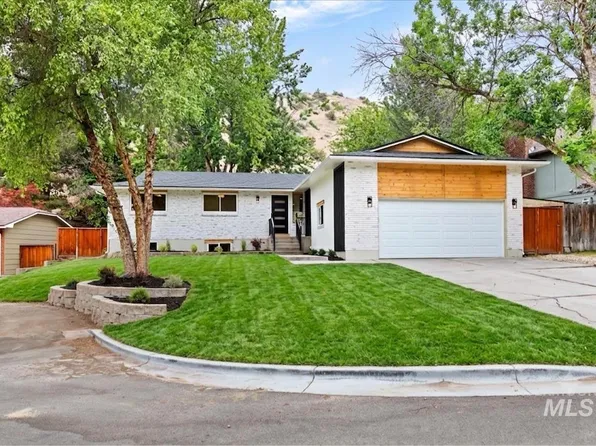 5927 N Collister Dr, Boise, ID 83703