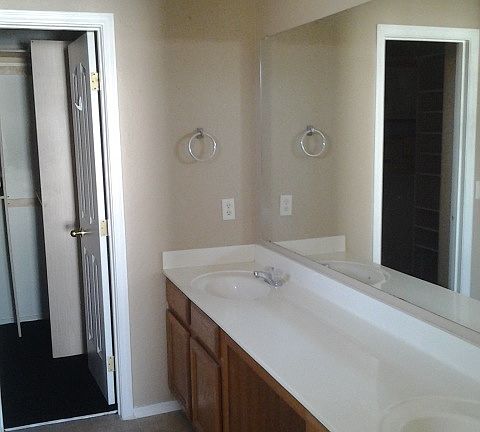 Master bath dual vanity