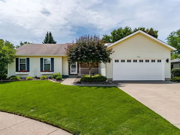 3421 Meadow Ct, Bettendorf, IA 52722