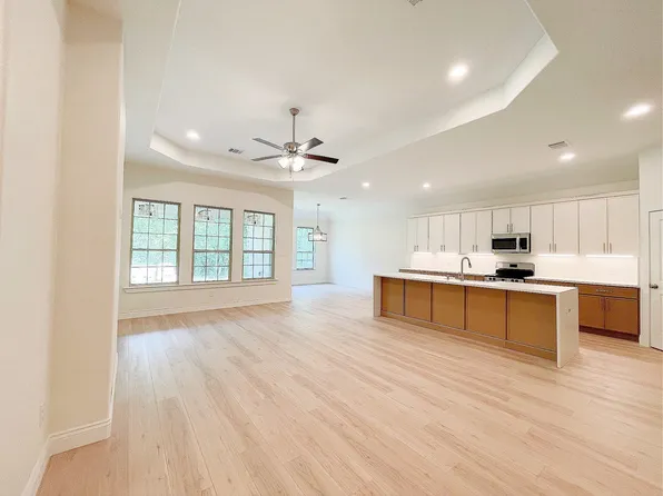 310 Trigg St, Grand Prairie, TX 75051