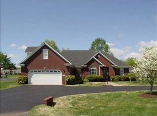 112 Calvin Ct, Bowling Green, KY 42104
