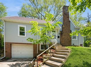 1296 Hazelwood St, Saint Paul, MN 55106