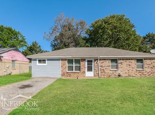 2 E Paxton Ln, Memphis, TN 38109