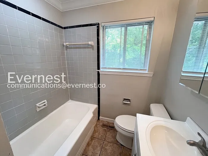 5526 Crestview Dr — Photo 12