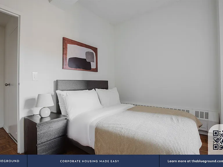 360 W 34th St #6G — Photo 14