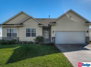 711 Ruby Rd, Papillion, NE 68133