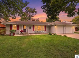 137 N Morningside Dr, Le Sueur, MN 56058