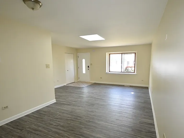3372 Windsor Ln — Photo 1