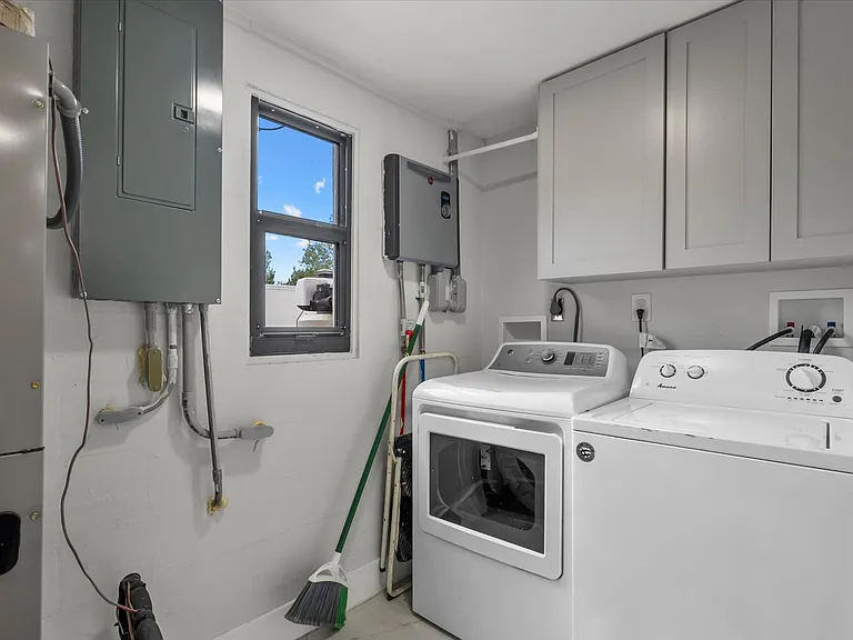 440 Glengary Cir — Photo 12