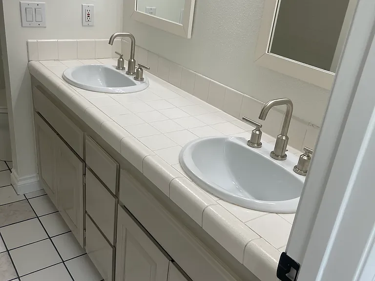 2620 Elden Ave — Photo 22