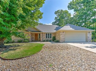 2 Newburgh Ln, Bella Vista, AR 72715