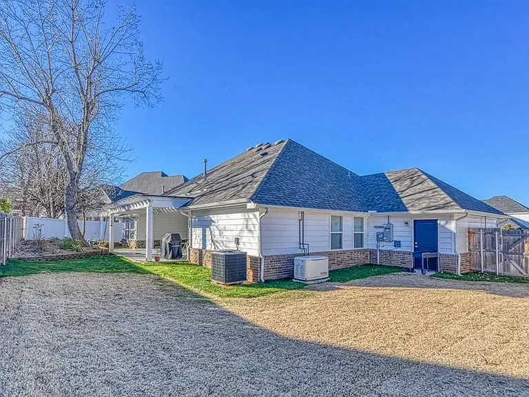 3313 Quidnet Rd — Photo 49