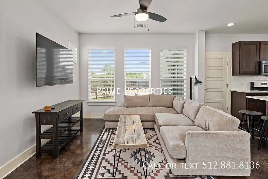 Modern condo, great location, fully Furnished! — Photo 2