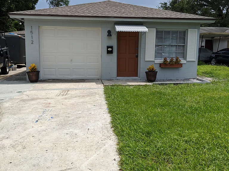 1512 E Harding St — Photo 1