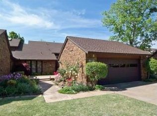 812 W Imhoff Rd, Norman, OK 73072