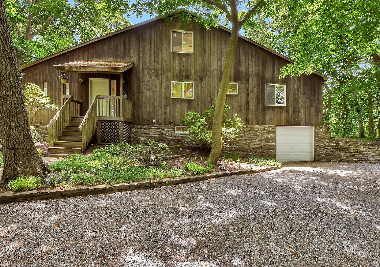 18 Warner Ct, Baiting Hollow, NY 11933 Zillow