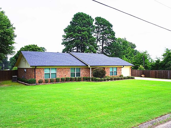 3rd image of 303 Mari Beth Ln