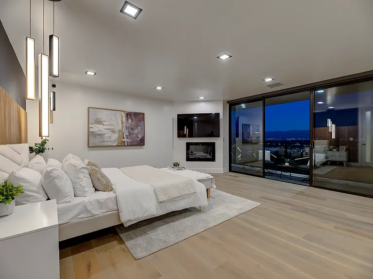 15125 Rayneta Dr — Photo 82