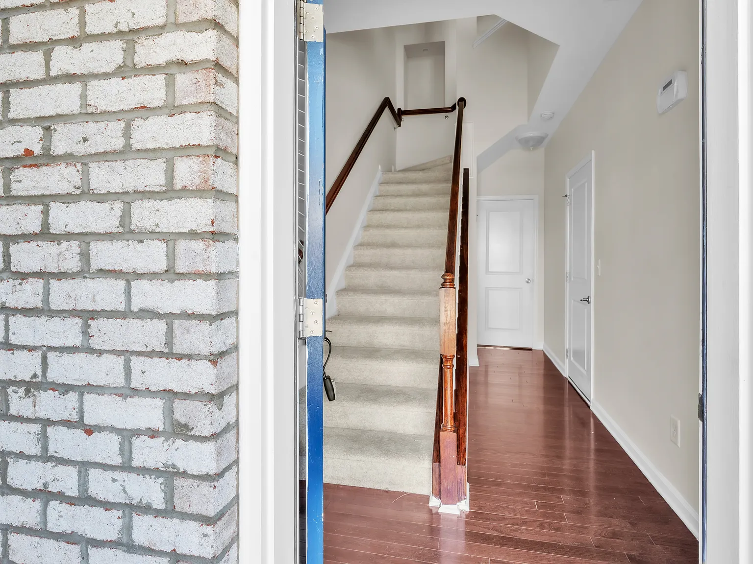 4 bed, 3.5 bath, 2199 sqft, $2,350 — Photo 2