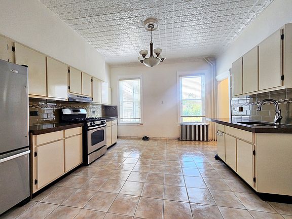 2nd image of 376 Manhattan Ave #2A