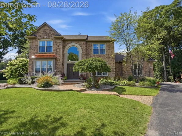 39790 Foxway Ct, Northville, MI 48167
