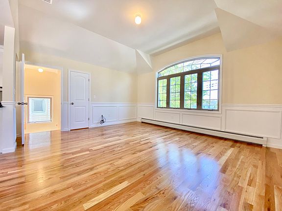 3rd image of 67 Holcomb Ave Floor 2