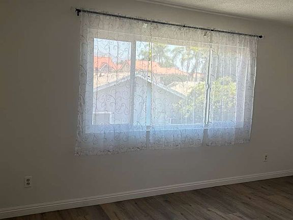3rd image of 5809 1/2 Encinita Ave