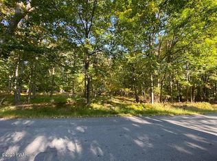 129 Pine Terrace Rd, Matamoras, PA 18336