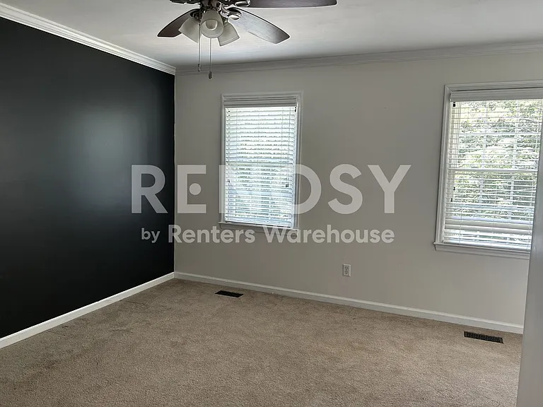 2501 Crestwood Cir — Photo 18