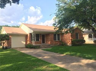 1835 Viewcrest Dr, Dallas, TX 75228