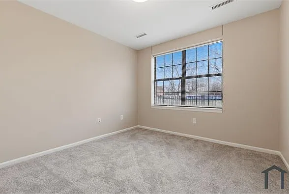 811 Oakman Blvd — Photo 10