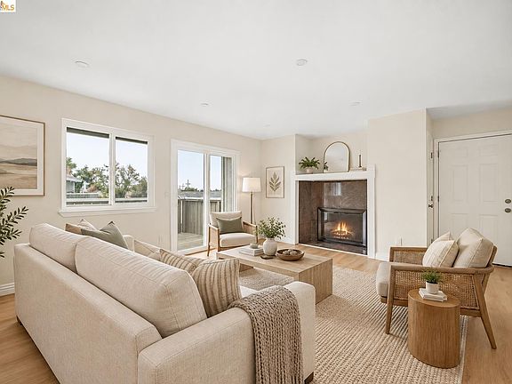 3rd image of 385 Caliente Cir
