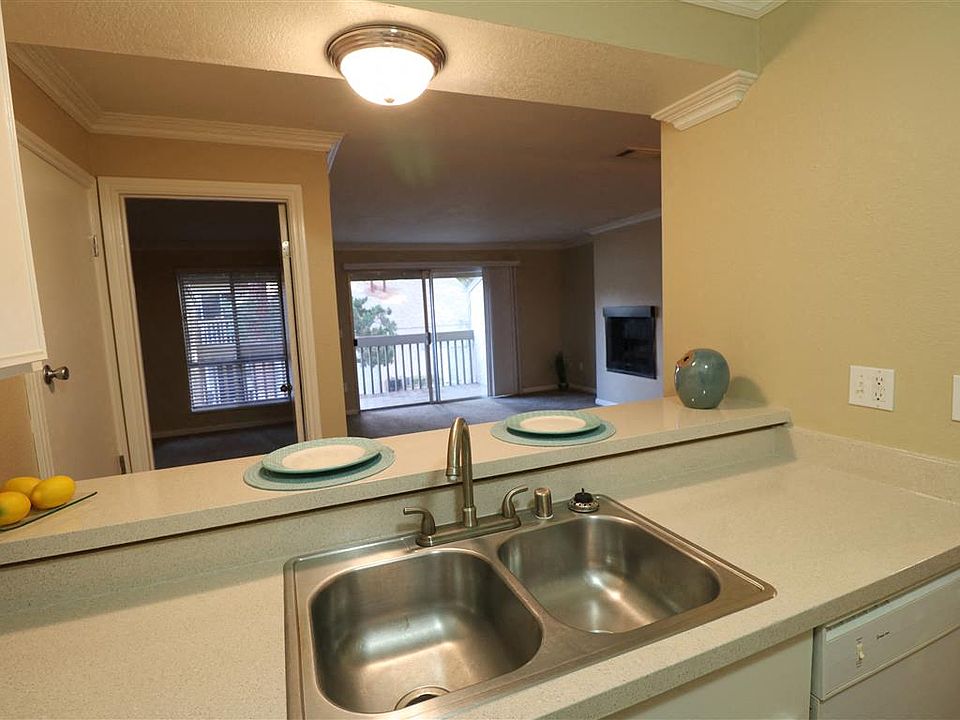 The Streams Apartment Homes Kitchen Sink