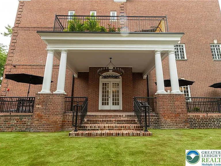 214 Spring Garden St #2B — Photo 34