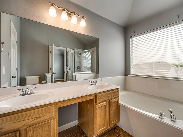 300 Creekside Dr — Photo 13