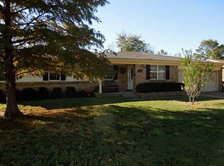 1009 Cavender Dr, Hurst, TX 76053