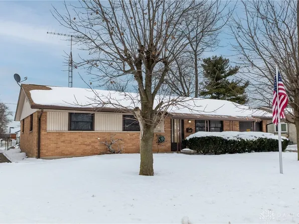 208 Shaw Rd, Englewood, OH 45322