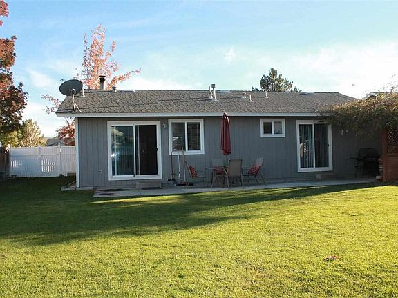 2nd image of 1448 Sally Ln